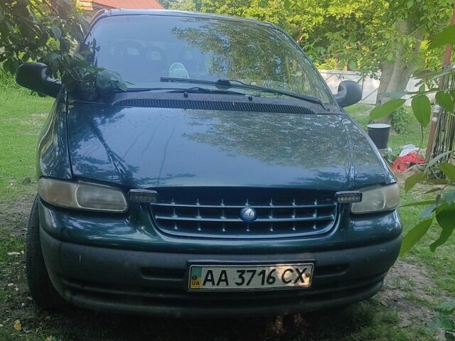 Зелений Крайслер Voyager, об'ємом двигуна 2.4 л та пробігом 409 тис. км за 1066 $, фото 1 на Automoto.ua