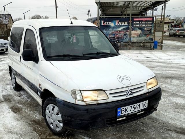 Белый Ситроен Берлинго, объемом двигателя 1.9 л и пробегом 312 тыс. км за 2050 $, фото 1 на Automoto.ua