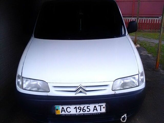 Белый Ситроен Берлинго, объемом двигателя 1.9 л и пробегом 349 тыс. км за 2650 $, фото 1 на Automoto.ua