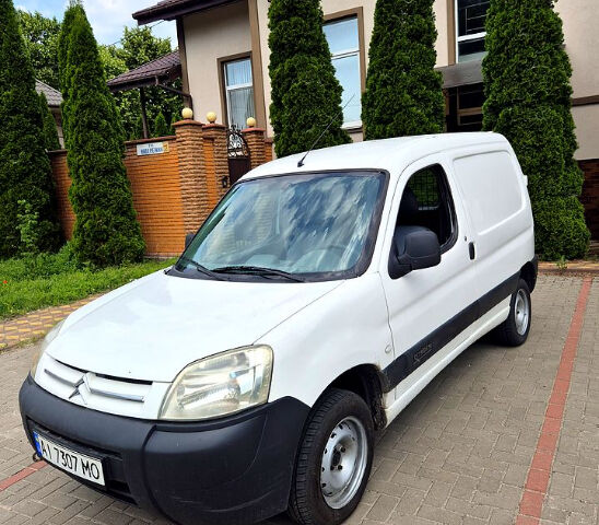 Білий Сітроен Берлінго, об'ємом двигуна 2 л та пробігом 300 тис. км за 3700 $, фото 1 на Automoto.ua