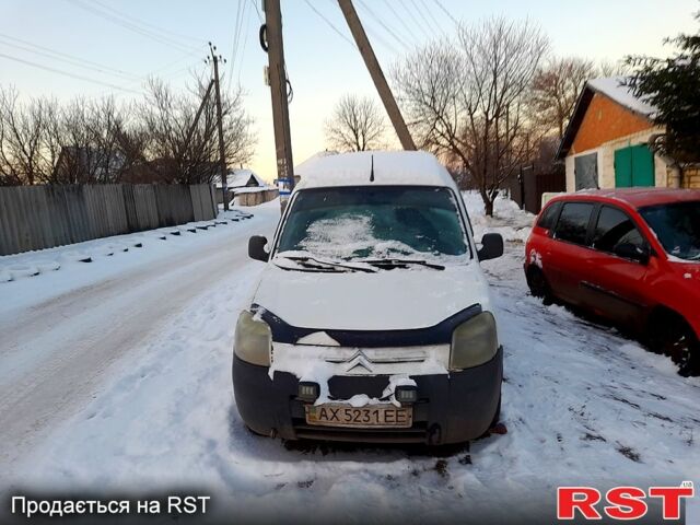 Білий Сітроен Берлінго, об'ємом двигуна 2 л та пробігом 450 тис. км за 1000 $, фото 1 на Automoto.ua