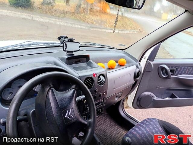 Білий Сітроен Берлінго, об'ємом двигуна 1.9 л та пробігом 245 тис. км за 2500 $, фото 1 на Automoto.ua