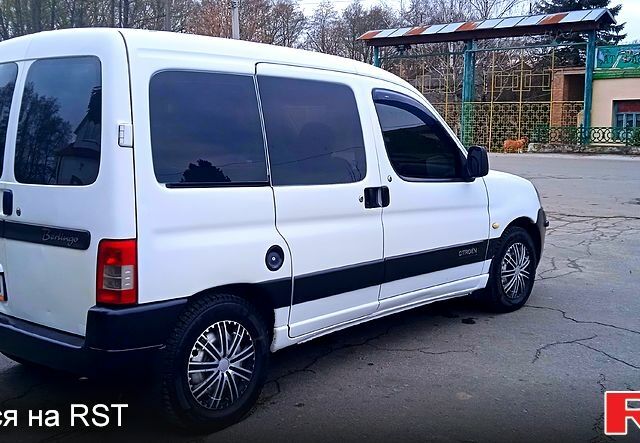 Білий Сітроен Берлінго, об'ємом двигуна 1.6 л та пробігом 180 тис. км за 3800 $, фото 1 на Automoto.ua