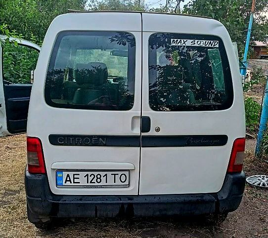 Белый Ситроен Берлинго, объемом двигателя 1.6 л и пробегом 457 тыс. км за 2900 $, фото 1 на Automoto.ua