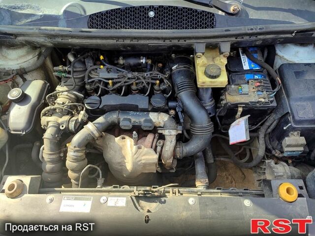 Белый Ситроен Берлинго, объемом двигателя 1.6 л и пробегом 300 тыс. км за 4500 $, фото 1 на Automoto.ua