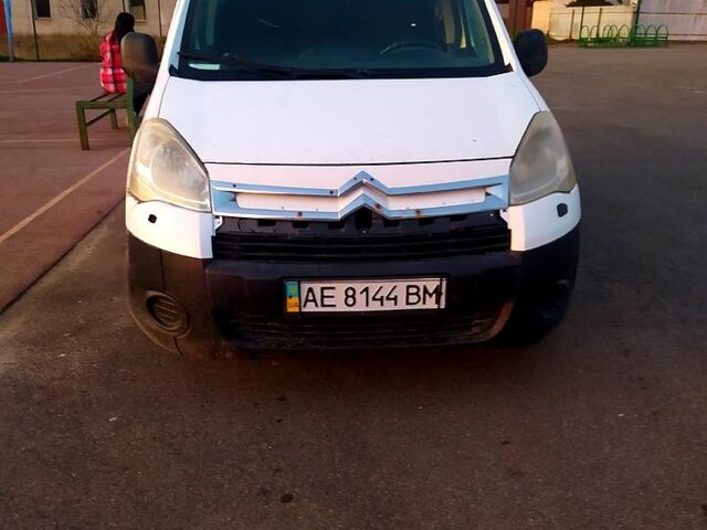 Білий Сітроен Берлінго, об'ємом двигуна 1.6 л та пробігом 550 тис. км за 2800 $, фото 1 на Automoto.ua