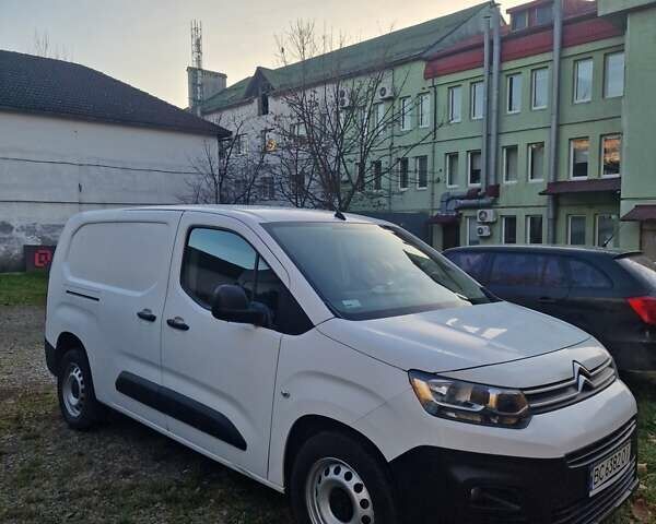 Белый Ситроен Берлинго, объемом двигателя 1.56 л и пробегом 276 тыс. км за 11000 $, фото 1 на Automoto.ua