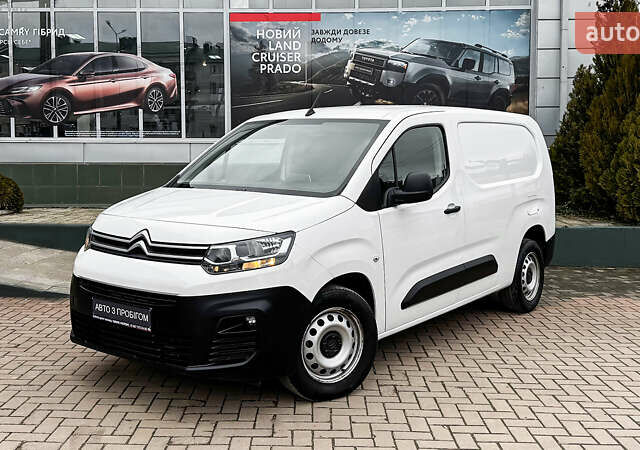 Белый Ситроен Берлинго, объемом двигателя 1.56 л и пробегом 157 тыс. км за 16769 $, фото 1 на Automoto.ua