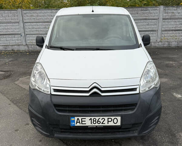 Белый Ситроен Берлинго, объемом двигателя 1.56 л и пробегом 112 тыс. км за 9000 $, фото 1 на Automoto.ua