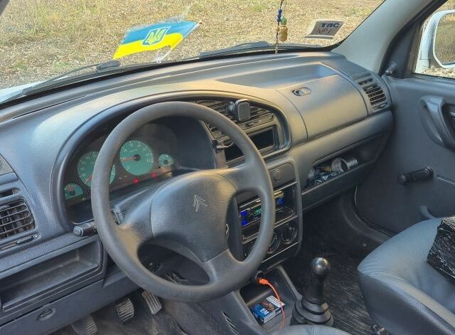 Белый Ситроен Берлинго, объемом двигателя 1.9 л и пробегом 305 тыс. км за 1500 $, фото 1 на Automoto.ua