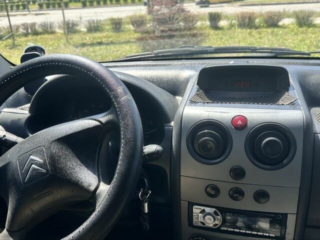 Білий Сітроен Берлінго, об'ємом двигуна 1.6 л та пробігом 331 тис. км за 2500 $, фото 1 на Automoto.ua