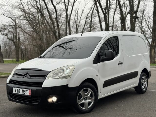 Белый Ситроен Берлинго, объемом двигателя 1.6 л и пробегом 303 тыс. км за 2499 $, фото 1 на Automoto.ua