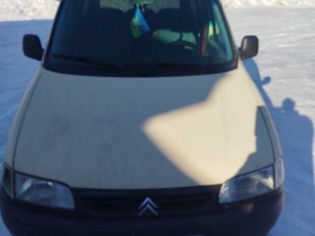 Белый Ситроен Берлинго, объемом двигателя 1.9 л и пробегом 405 тыс. км за 1500 $, фото 1 на Automoto.ua