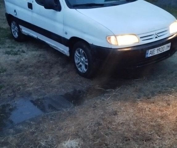 Білий Сітроен Берлінго, об'ємом двигуна 1.9 л та пробігом 315 тис. км за 2000 $, фото 1 на Automoto.ua