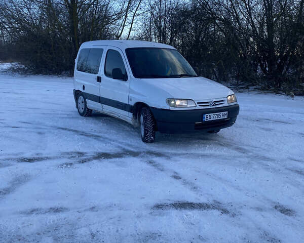 Белый Ситроен Берлинго, объемом двигателя 1.9 л и пробегом 200 тыс. км за 1900 $, фото 1 на Automoto.ua