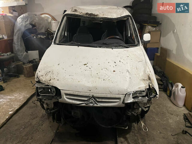 Білий Сітроен Берлінго, об'ємом двигуна 2 л та пробігом 470 тис. км за 1300 $, фото 1 на Automoto.ua