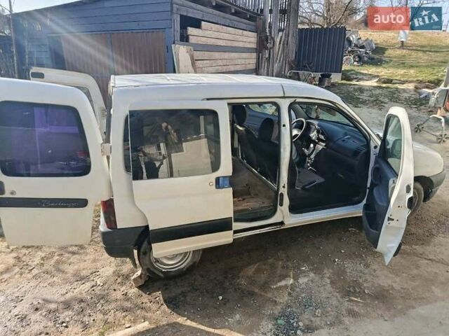 Белый Ситроен Берлинго, объемом двигателя 2 л и пробегом 350 тыс. км за 1600 $, фото 1 на Automoto.ua