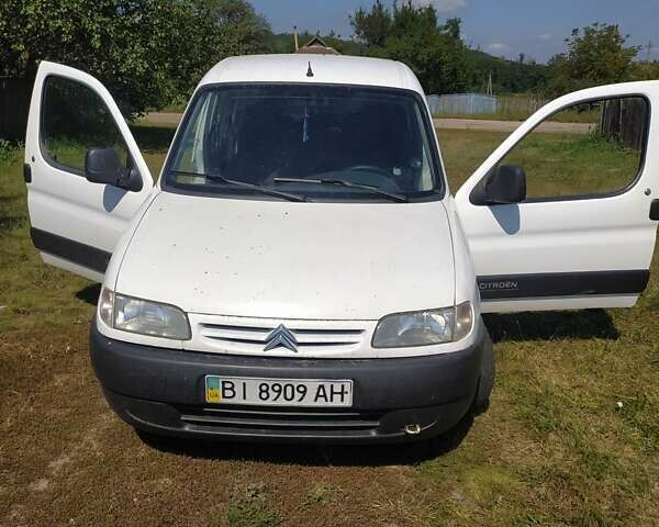Белый Ситроен Берлинго, объемом двигателя 2 л и пробегом 330 тыс. км за 3500 $, фото 1 на Automoto.ua
