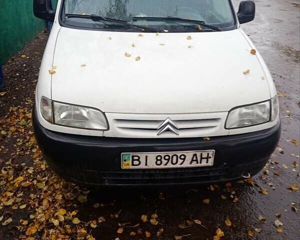 Белый Ситроен Берлинго, объемом двигателя 2 л и пробегом 370 тыс. км за 3200 $, фото 1 на Automoto.ua