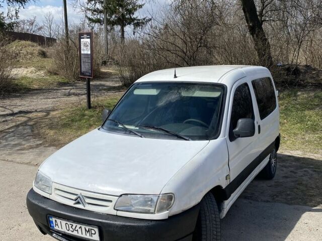 Белый Ситроен Берлинго, объемом двигателя 1.1 л и пробегом 300 тыс. км за 1750 $, фото 1 на Automoto.ua
