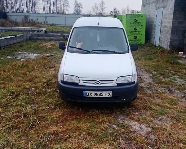 Белый Ситроен Берлинго, объемом двигателя 2 л и пробегом 414 тыс. км за 1900 $, фото 1 на Automoto.ua