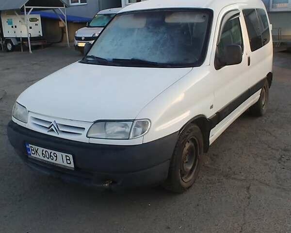 Белый Ситроен Берлинго, объемом двигателя 1.87 л и пробегом 559 тыс. км за 1700 $, фото 1 на Automoto.ua