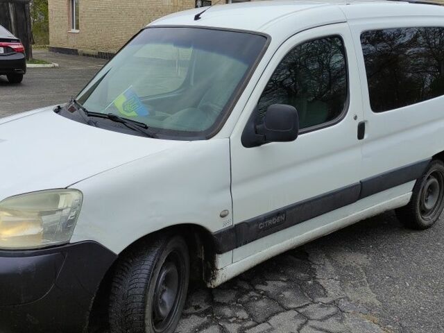 Белый Ситроен Берлинго, объемом двигателя 2 л и пробегом 310 тыс. км за 3000 $, фото 1 на Automoto.ua