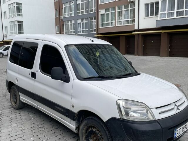 Ситроен Берлинго 2003 в Ивано-Франковске на Automoto.ua Белый Ситроен Берлинго, объемом двигателя 1.9 л и пробегом 400 тыс. км за 3200 $, фото 1 на Automoto.ua