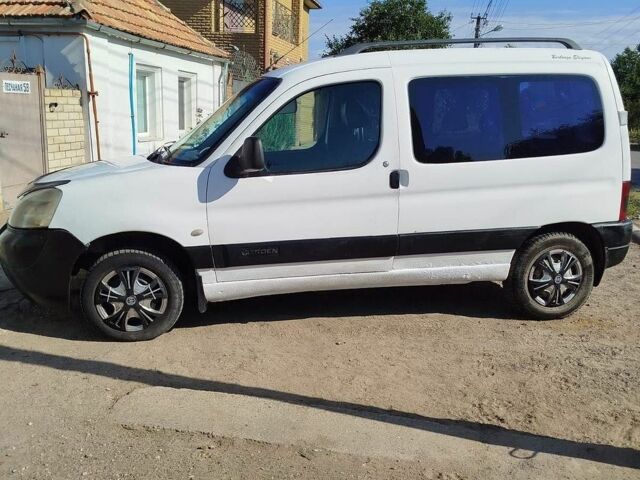 Білий Сітроен Берлінго, об'ємом двигуна 1.87 л та пробігом 200 тис. км за 2300 $, фото 1 на Automoto.ua