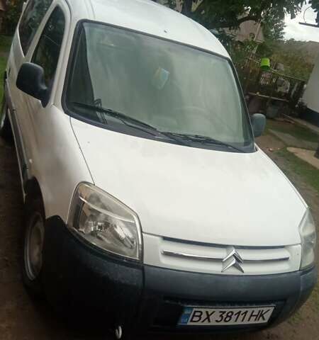 Белый Ситроен Берлинго, объемом двигателя 1.87 л и пробегом 338 тыс. км за 2300 $, фото 1 на Automoto.ua