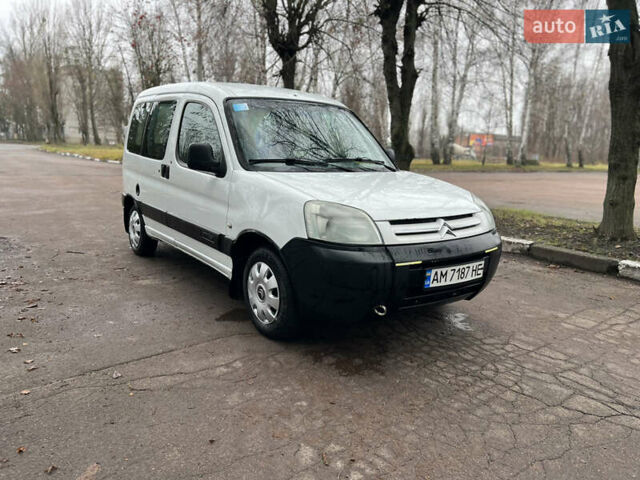 Белый Ситроен Берлинго, объемом двигателя 1.9 л и пробегом 210 тыс. км за 3800 $, фото 1 на Automoto.ua