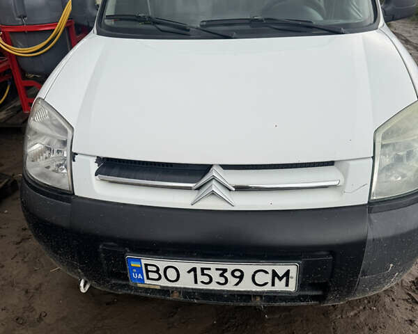 Белый Ситроен Берлинго, объемом двигателя 1.87 л и пробегом 228 тыс. км за 2100 $, фото 1 на Automoto.ua