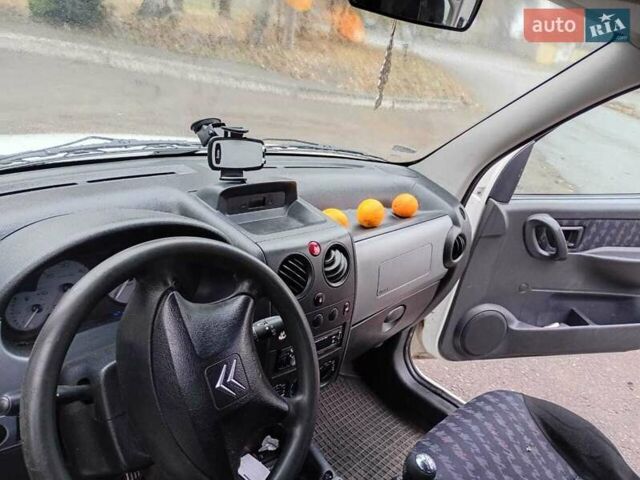 Білий Сітроен Берлінго, об'ємом двигуна 1.9 л та пробігом 245 тис. км за 2543 $, фото 1 на Automoto.ua
