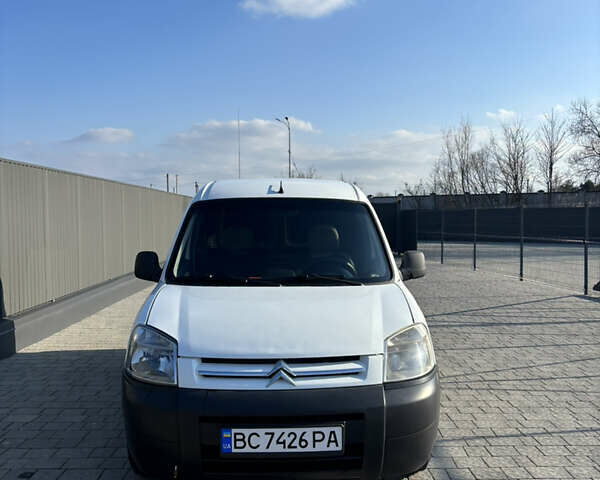 Белый Ситроен Берлинго, объемом двигателя 1.9 л и пробегом 375 тыс. км за 3300 $, фото 1 на Automoto.ua