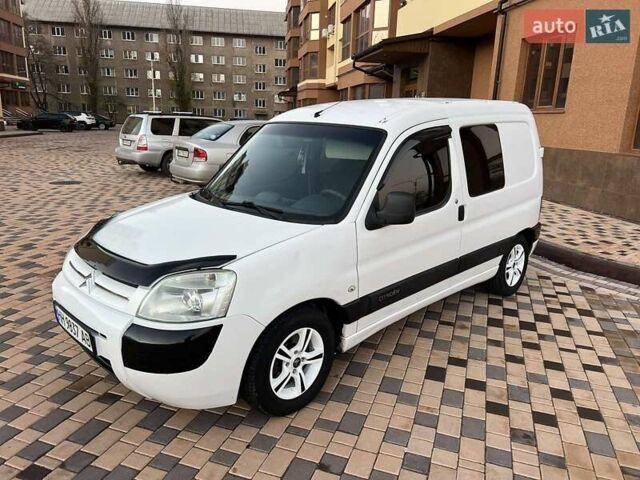 Белый Ситроен Берлинго, объемом двигателя 2 л и пробегом 345 тыс. км за 2999 $, фото 1 на Automoto.ua