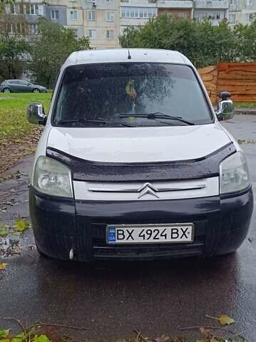 Білий Сітроен Берлінго, об'ємом двигуна 2 л та пробігом 263 тис. км за 3800 $, фото 1 на Automoto.ua