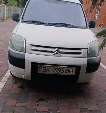 Білий Сітроен Берлінго, об'ємом двигуна 2 л та пробігом 362 тис. км за 4400 $, фото 1 на Automoto.ua