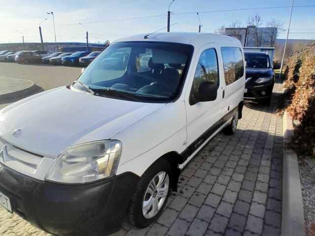 Білий Сітроен Берлінго, об'ємом двигуна 1.4 л та пробігом 305 тис. км за 2800 $, фото 1 на Automoto.ua