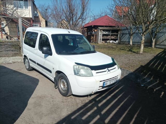 Белый Ситроен Берлинго, объемом двигателя 1.9 л и пробегом 429 тыс. км за 3500 $, фото 1 на Automoto.ua