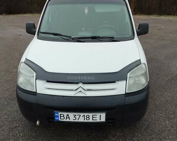 Білий Сітроен Берлінго, об'ємом двигуна 2 л та пробігом 151 тис. км за 4200 $, фото 1 на Automoto.ua