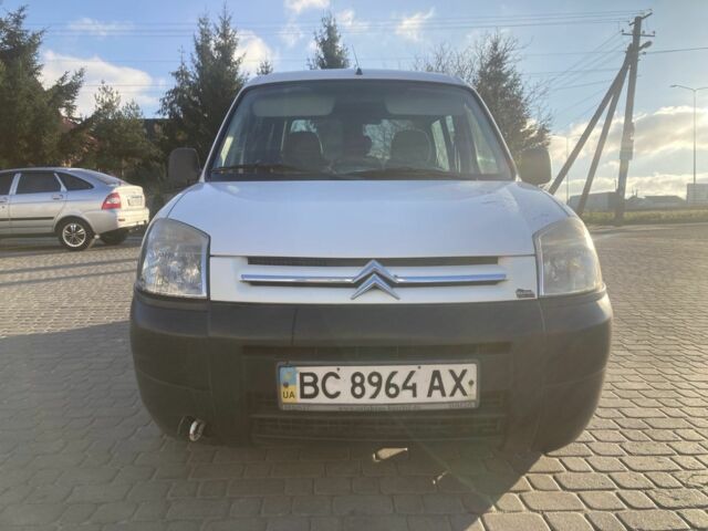 Белый Ситроен Берлинго, объемом двигателя 1.6 л и пробегом 297 тыс. км за 2300 $, фото 1 на Automoto.ua