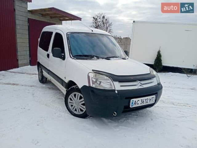 Белый Ситроен Берлинго, объемом двигателя 2 л и пробегом 257 тыс. км за 3700 $, фото 1 на Automoto.ua