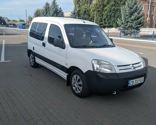 Білий Сітроен Берлінго, об'ємом двигуна 1.4 л та пробігом 260 тис. км за 3900 $, фото 1 на Automoto.ua