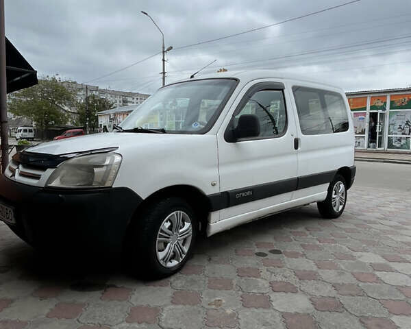 Белый Ситроен Берлинго, объемом двигателя 1.6 л и пробегом 247 тыс. км за 3300 $, фото 1 на Automoto.ua