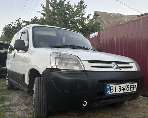 Белый Ситроен Берлинго, объемом двигателя 1.36 л и пробегом 300 тыс. км за 3000 $, фото 1 на Automoto.ua