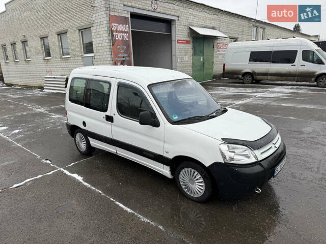 Белый Ситроен Берлинго, объемом двигателя 1.6 л и пробегом 298 тыс. км за 3850 $, фото 1 на Automoto.ua