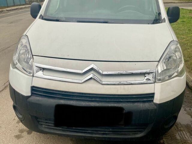 Белый Ситроен Берлинго, объемом двигателя 1.6 л и пробегом 235 тыс. км за 6000 $, фото 1 на Automoto.ua