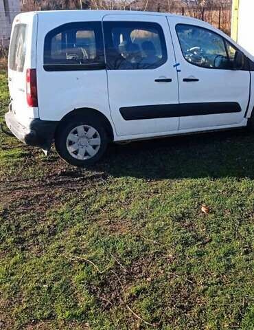 Белый Ситроен Берлинго, объемом двигателя 1.56 л и пробегом 226 тыс. км за 3428 $, фото 1 на Automoto.ua