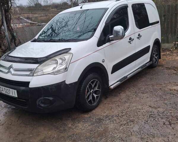 Белый Ситроен Берлинго, объемом двигателя 1.6 л и пробегом 250 тыс. км за 6100 $, фото 1 на Automoto.ua