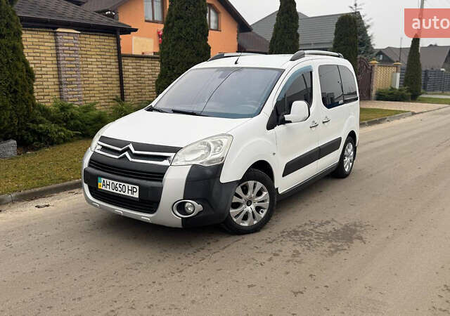 Білий Сітроен Берлінго, об'ємом двигуна 1.56 л та пробігом 260 тис. км за 8500 $, фото 1 на Automoto.ua